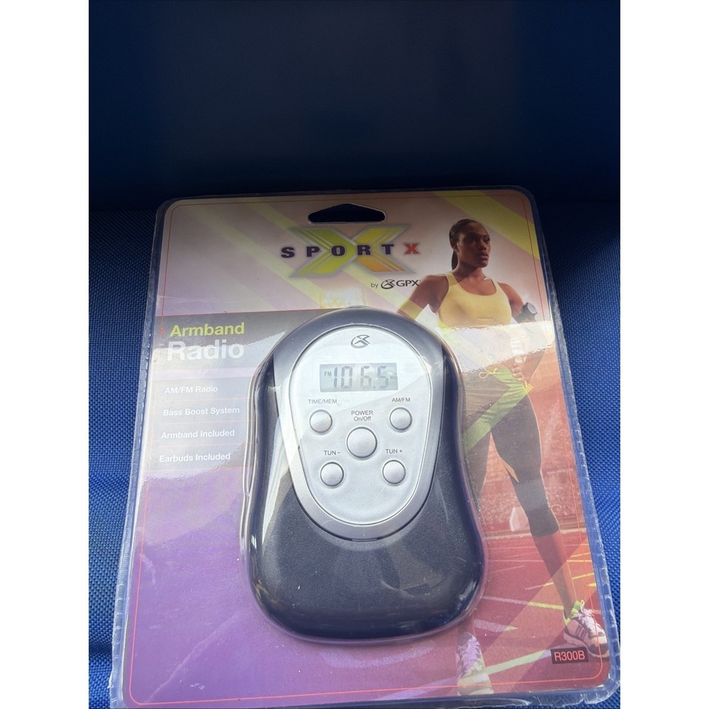 Digital Radio AM FM with Sport Armband and Earbuds Black Silver GPX New NIP